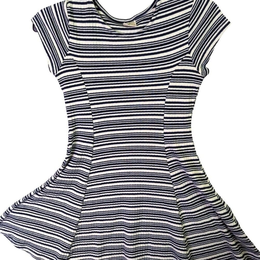 Zara Girls Black White Size 12 Cap Sleeve Fit + Flair Knit Pullover Stripe Dress